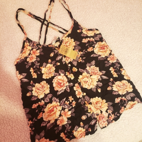 Spaghetti Strapped Floral Camisole - Picture 2 of 3